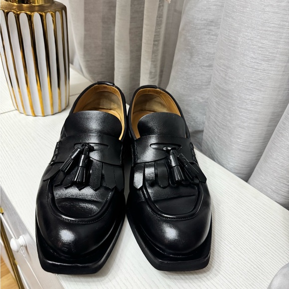 Emporio Armani Sleek Black Tassel Loafers for Men - Picture 3 of 11
